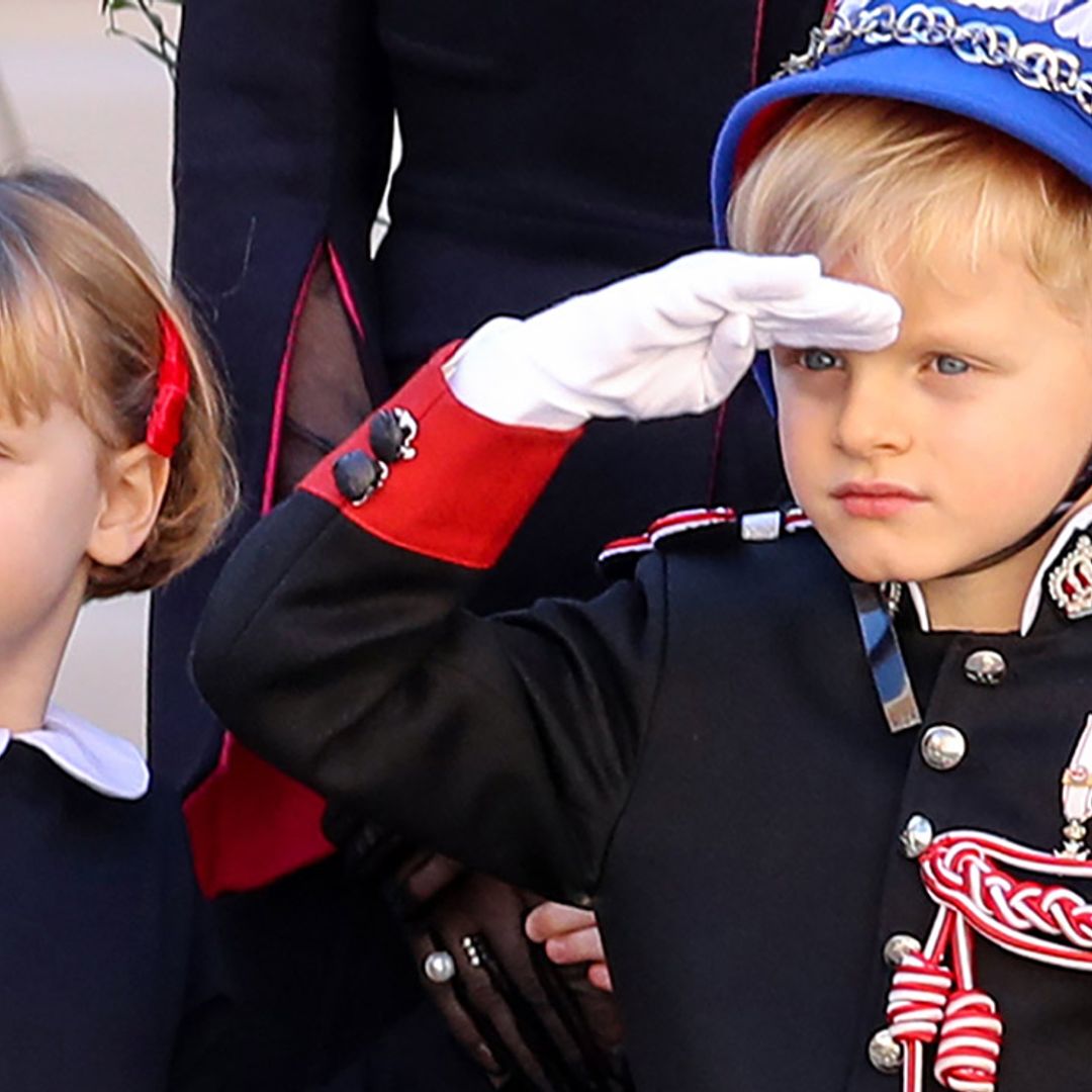Jacques y Gabriella de Mónaco viajarán a Glasgow con su padre ¡y tendrán sus propios planes!