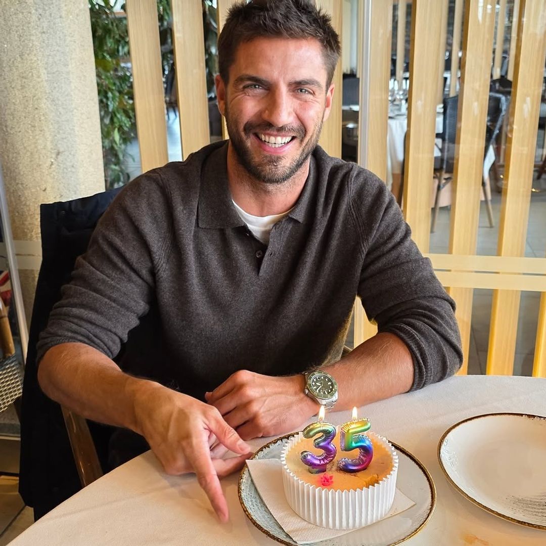 Maxi Iglesias cumple 35 años en su mejor momento y ¿enamorado de una actriz nominada al Goya?
