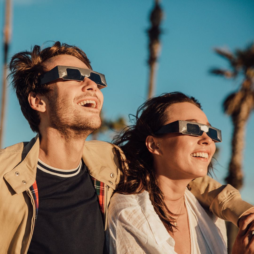 Las 3 mejores gafas para ver (bien y sin riesgos) el eclipse solar del 12 de agosto de 2026