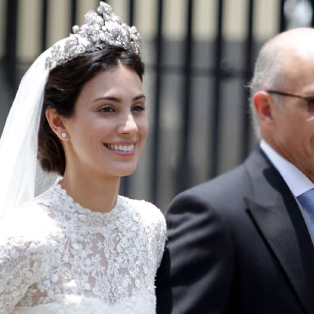 Así son los pendientes con sello español que ha llevado Alessandra de Osma en su boda