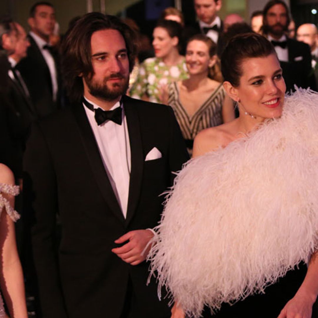 Carlota Casiraghi oficializa su compromiso con Dimitri Rassam en el Baile de la Rosa