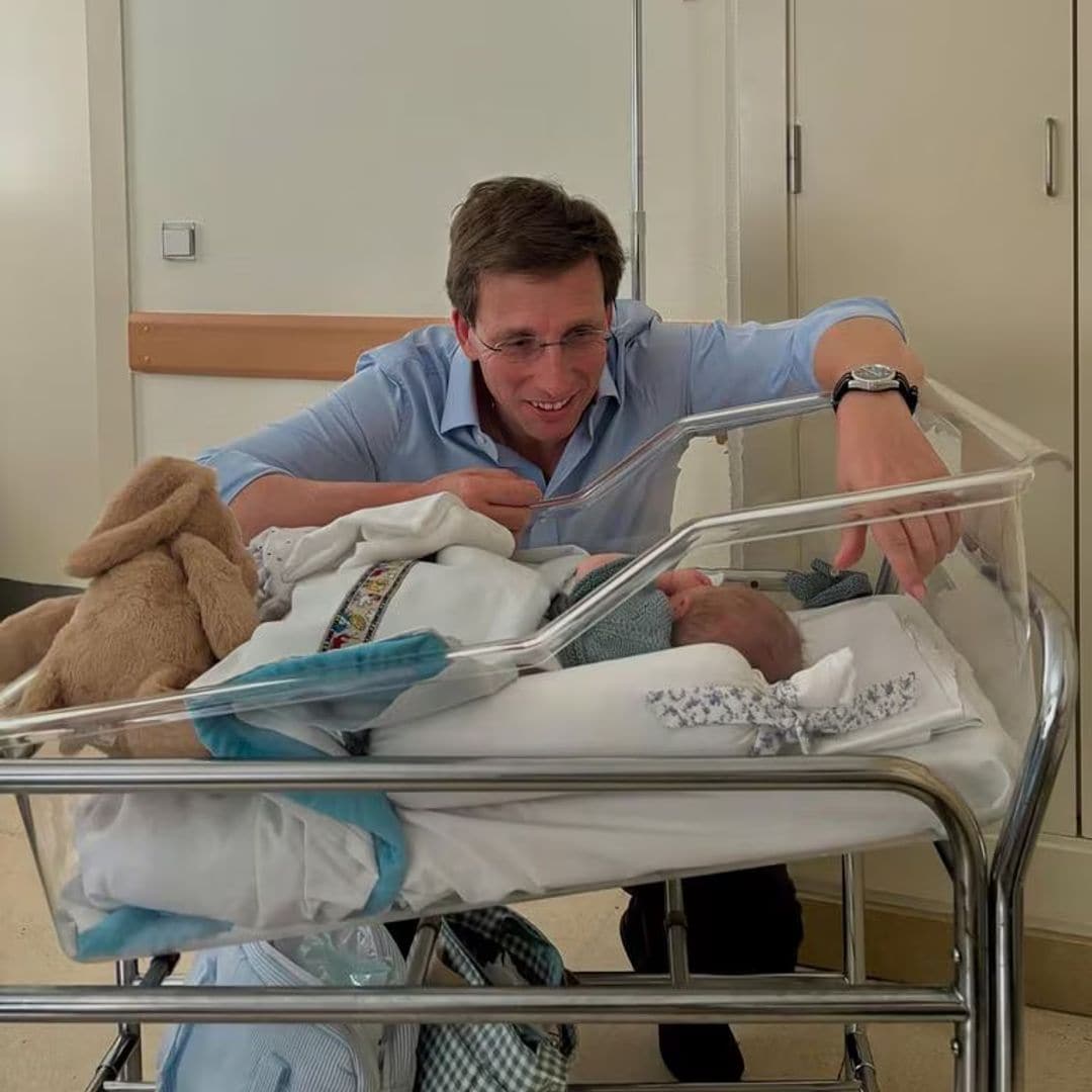 José Luis Martínez-Almeida con su hijo Lucas