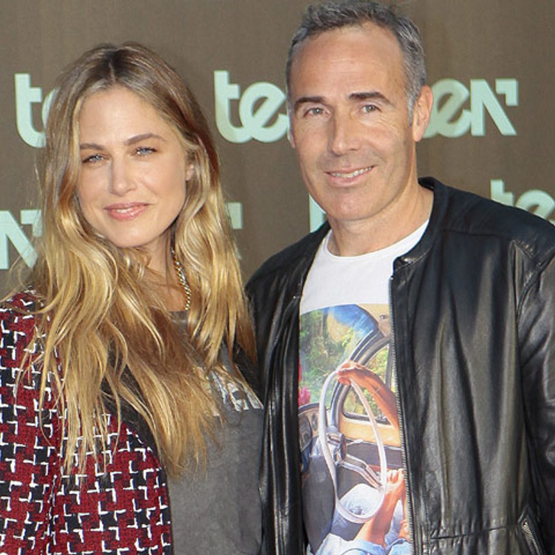 Álex Corretja, el mejor apoyo de Martina Klein en su nueva aventura televisiva