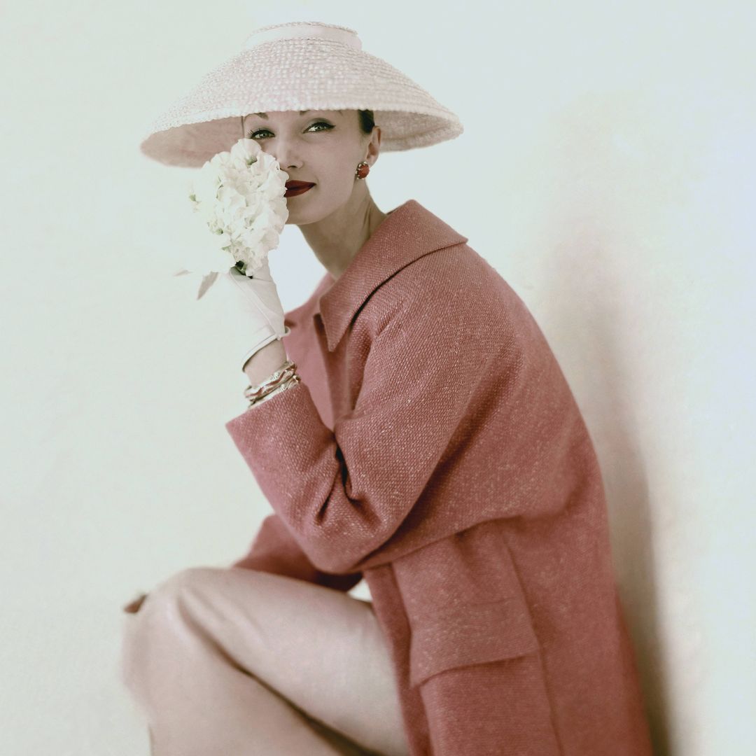 La modelo Evelyn Tripp con look de Christian Dior (1956)