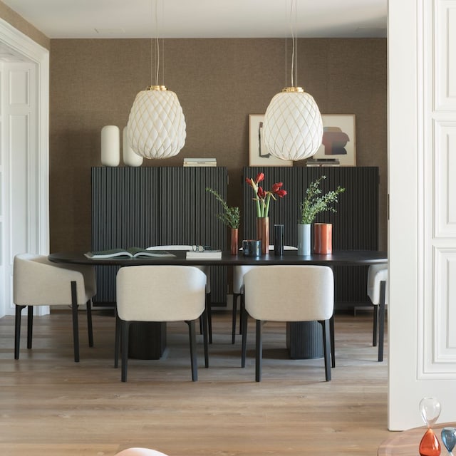 Comedor en tono negro y blanco