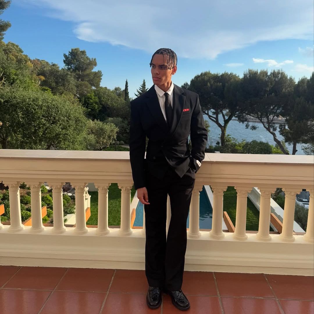 Alexandre Grimaldi, el hijo que Alberto II de Mónaco tuvo estando soltero, se convierte en imagen de uno de los símbolos nacionales