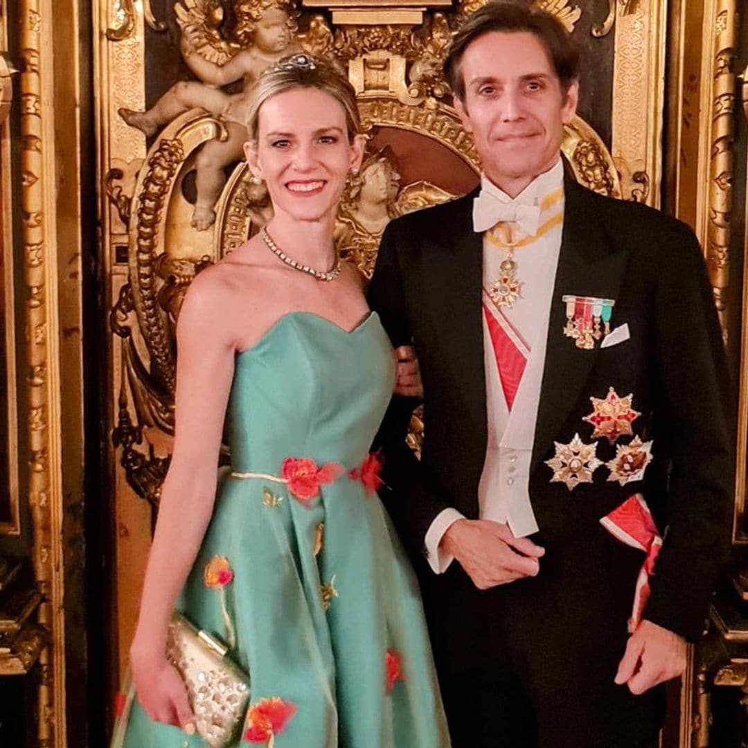 El español José Antonio Ruiz-Berdejo presenta a su novia, Alessandra Gorla, ante la realeza europea