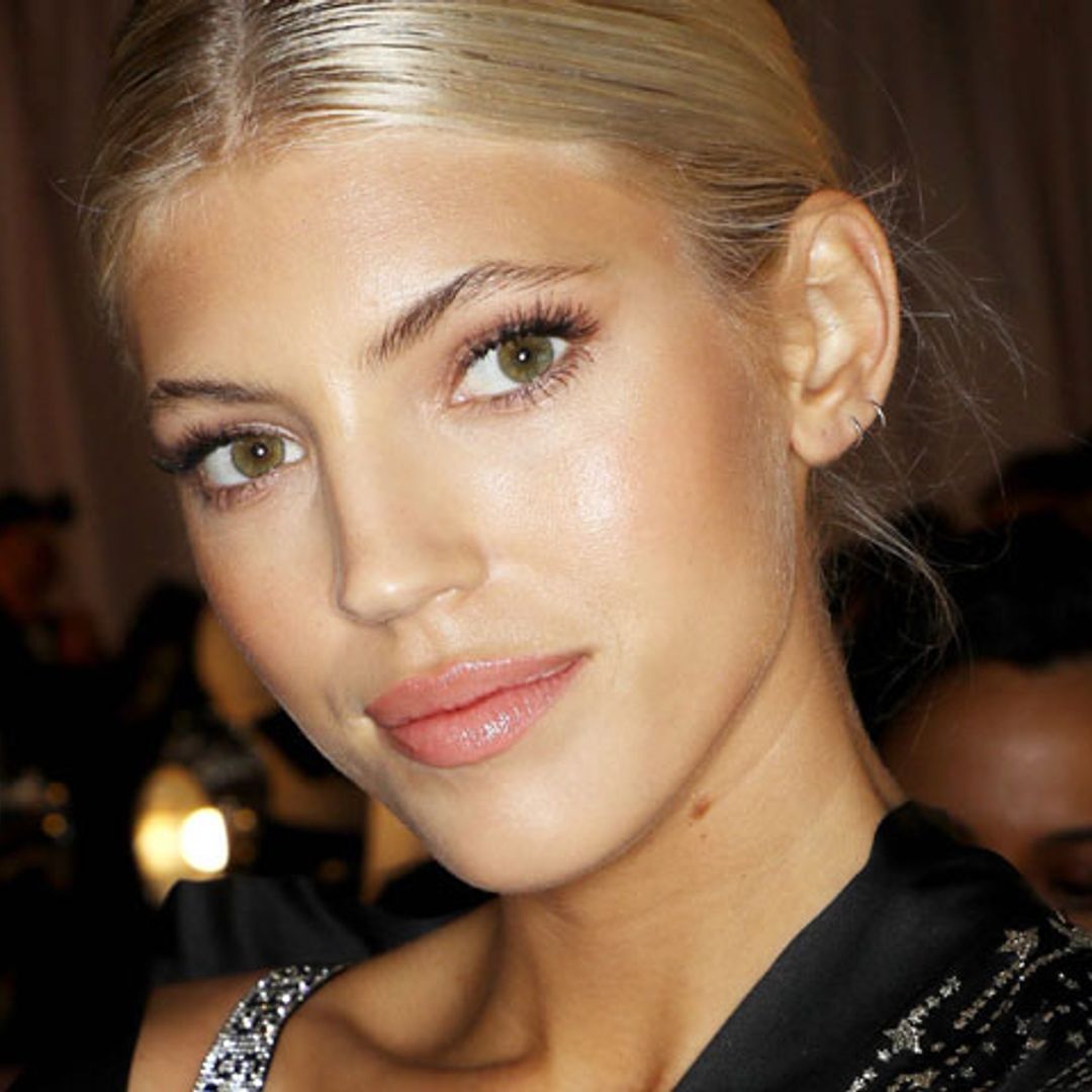 Devon Windsor, para HOLA.com desde el VSFS: 'Es emocionante estar comprometida'