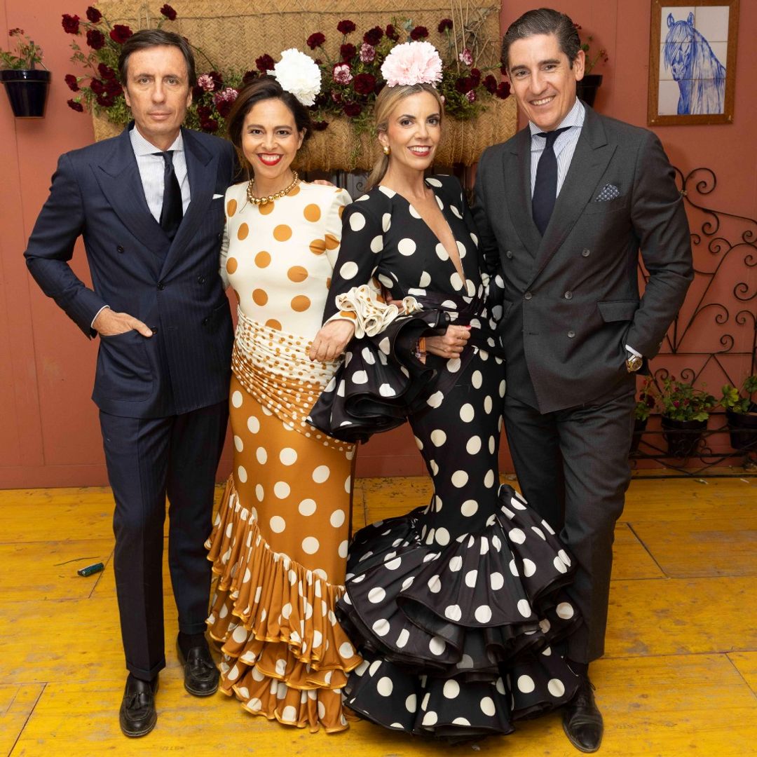 Juan Jurado y su mujer, Nayra Arteaga junto a Pablo López y su mujer, Estefanía Carmona durante la feria de Córdoba