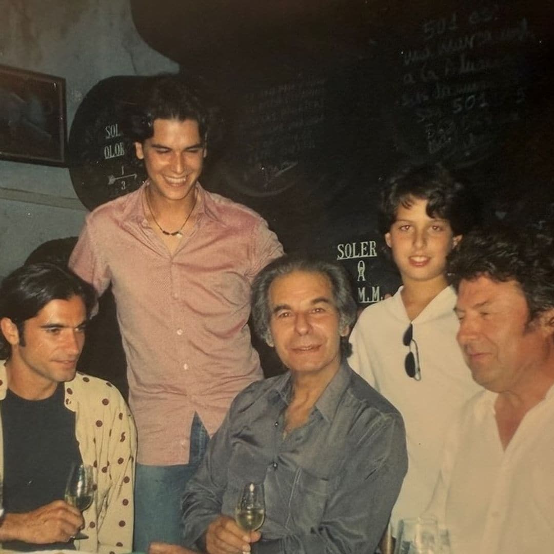 Estrella Morente abre el álbum de su pedida de mano: de la camisa de lunares de Javier Conde a las palabras de su padre