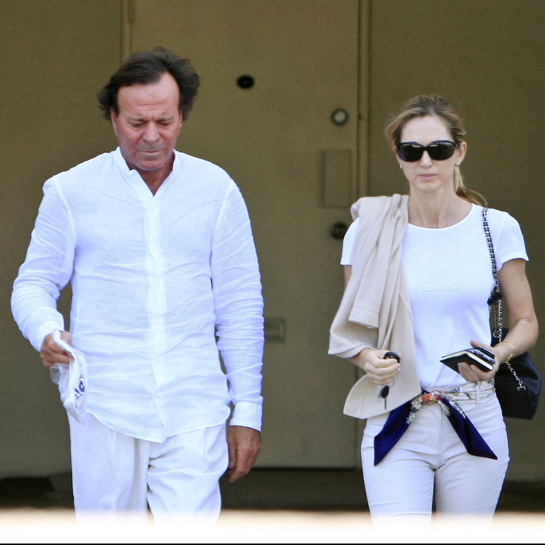 Miranda responde a las graves acusaciones contra Julio Iglesias: "A tu lado siempre"