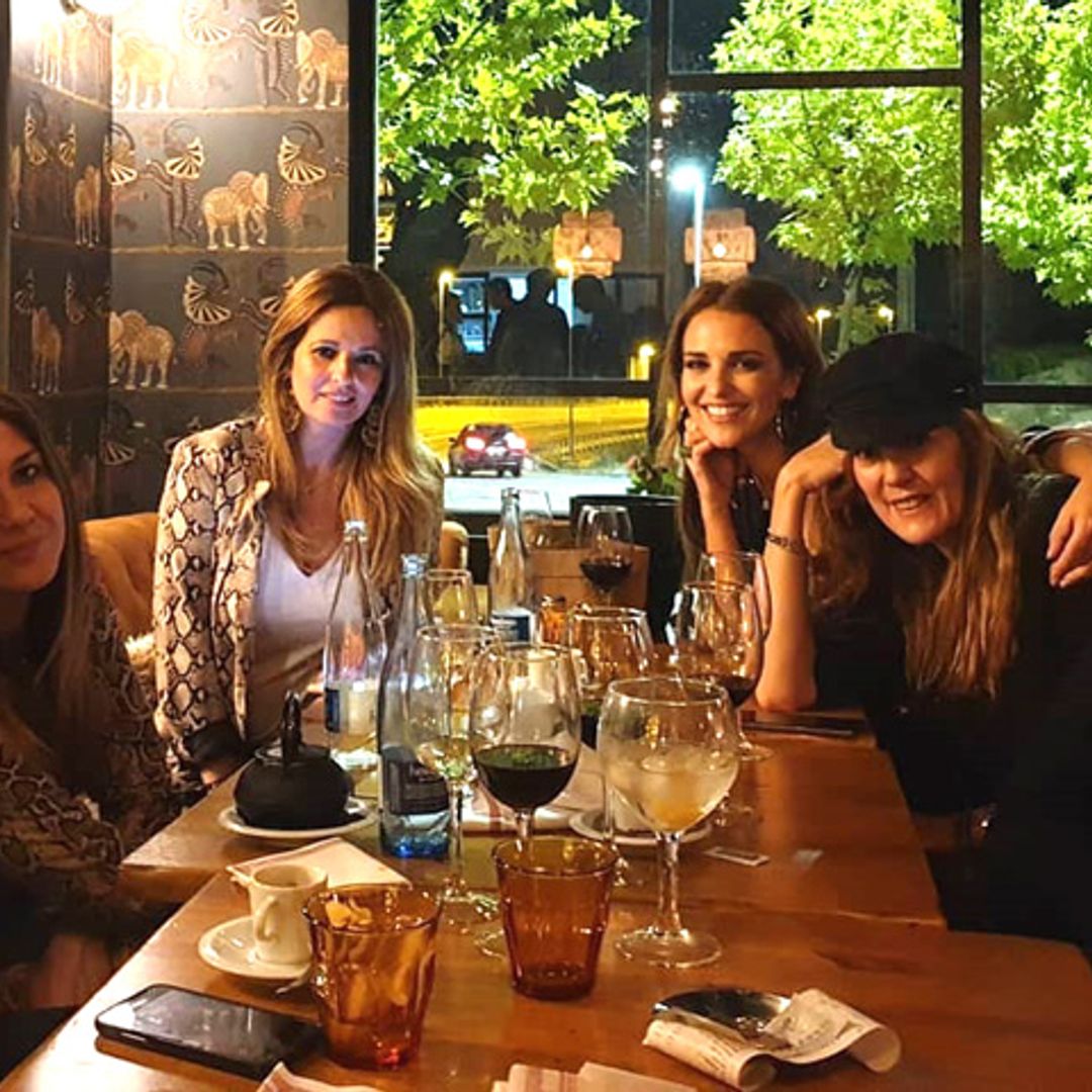 'Fast-food', cena con amigos y tarde en el 'gym':  así ha pasado Paula Echevarría el puente