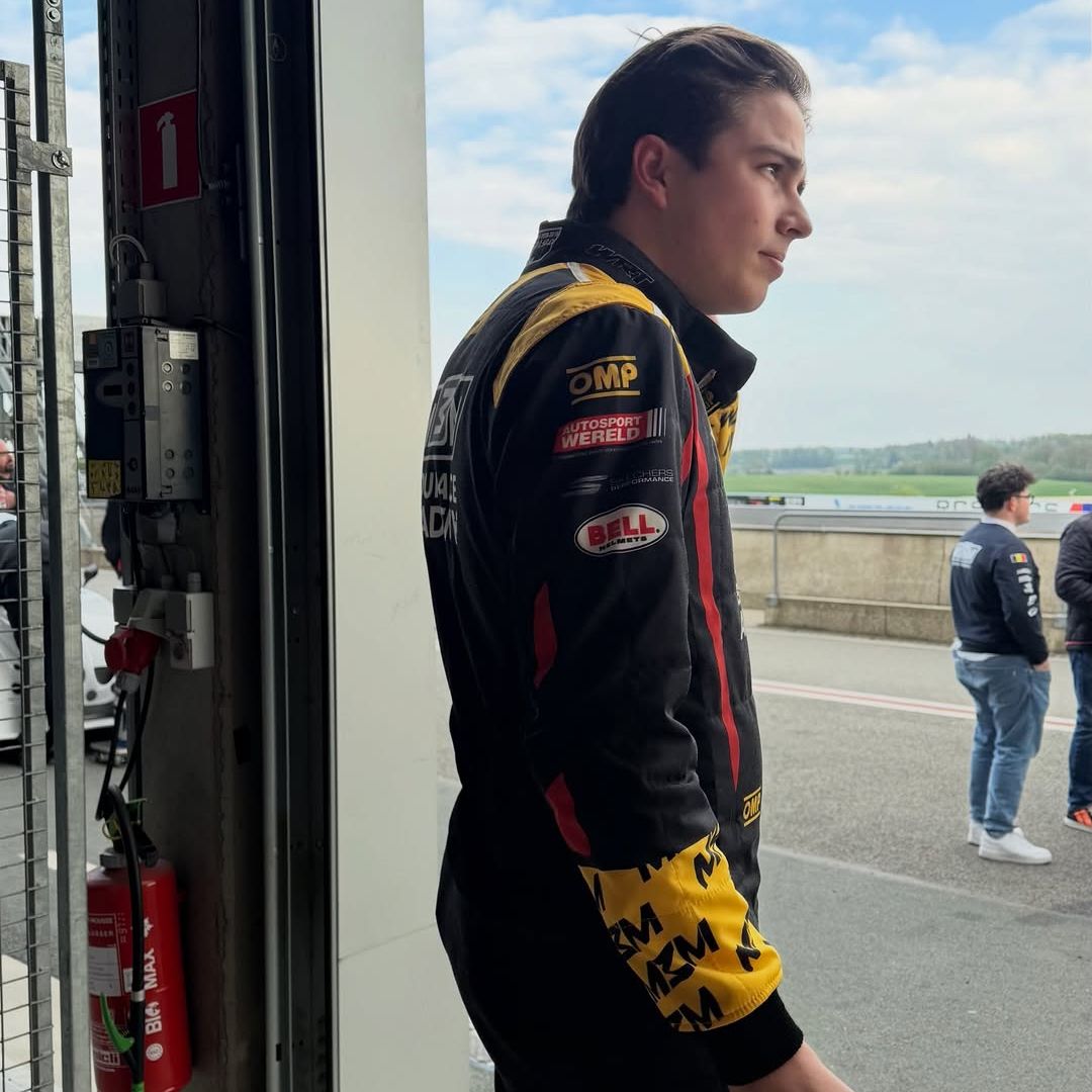 El importante paso del príncipe Aymeric, sobrino de Felipe de Bélgica: todo sobre su gran debut como piloto de carreras
