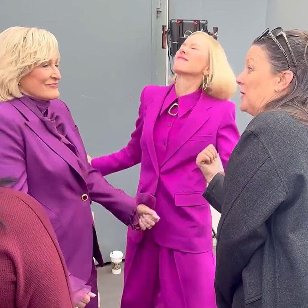 El divertido baile de Naomi Watts con Glenn Close, su compañera en ‘Todas las de la ley’