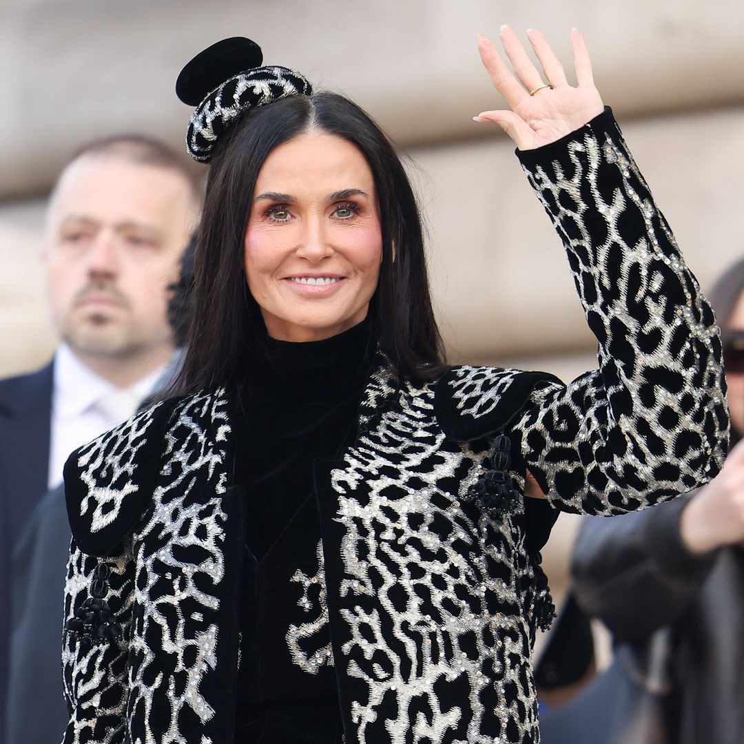 Jaime de Marichalar, Demi Moore o Carla Bruni: las estrellas conquistan el desfile de Schiaparelli en París