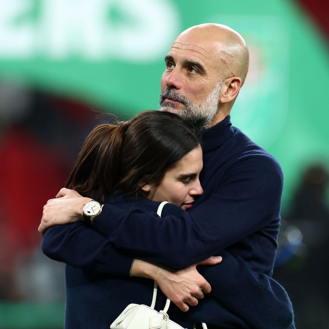 El viral y tierno abrazo de Pep Guardiola con su hija María: puro sentimiento sobre el césped