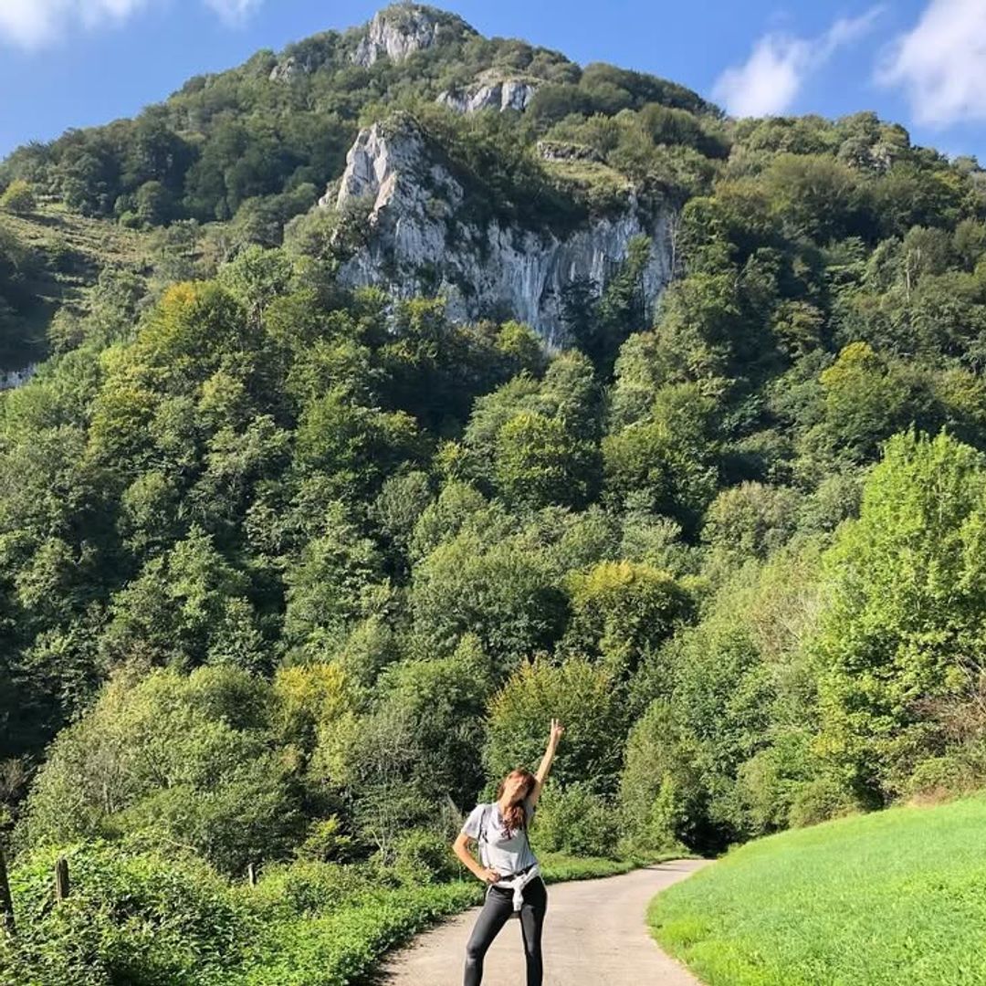 Bárbara Goenaga en el entorno de Alkiza, Guipúzcoa