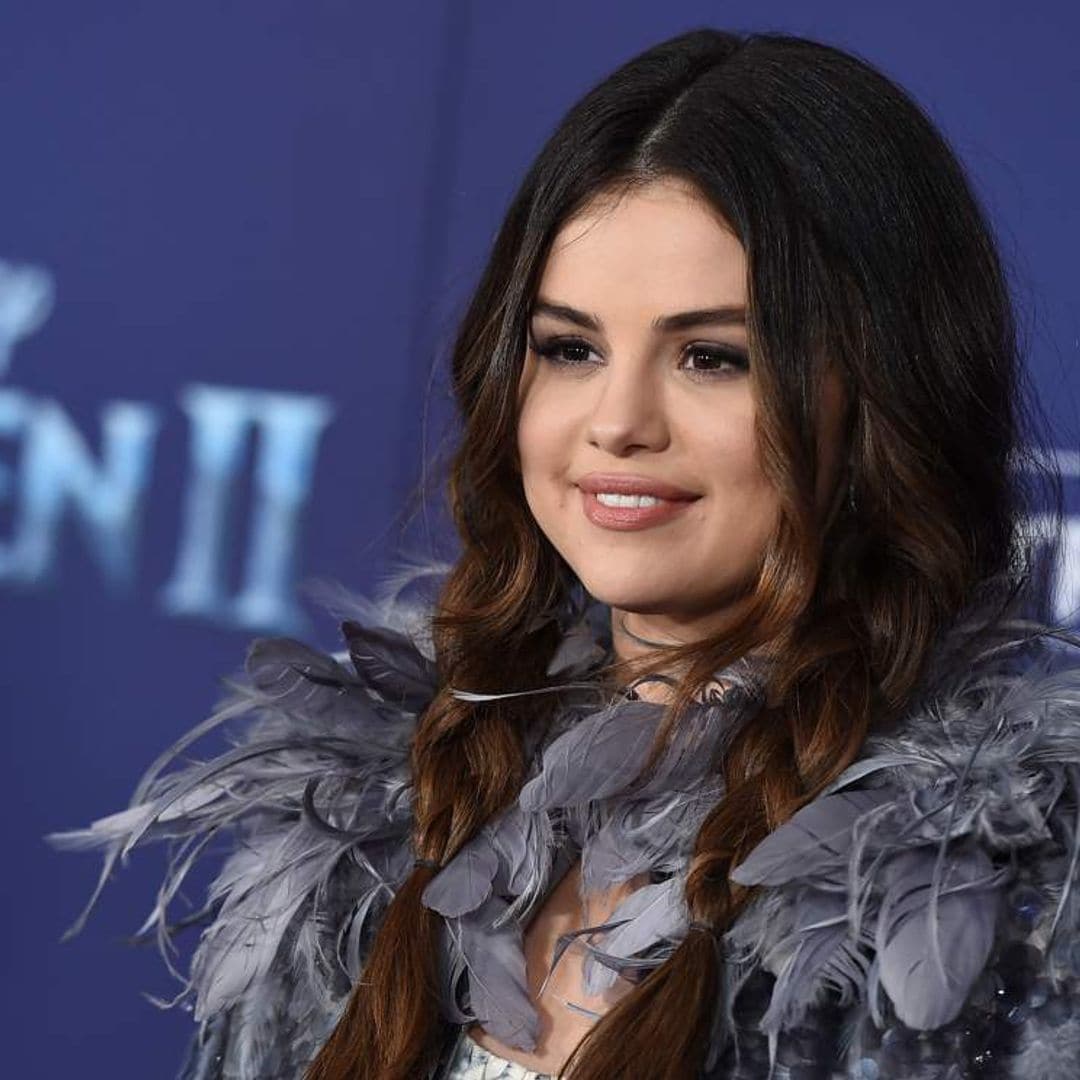 Selena Gomez vuelve a ser una chica Disney con una compañía inmejorable