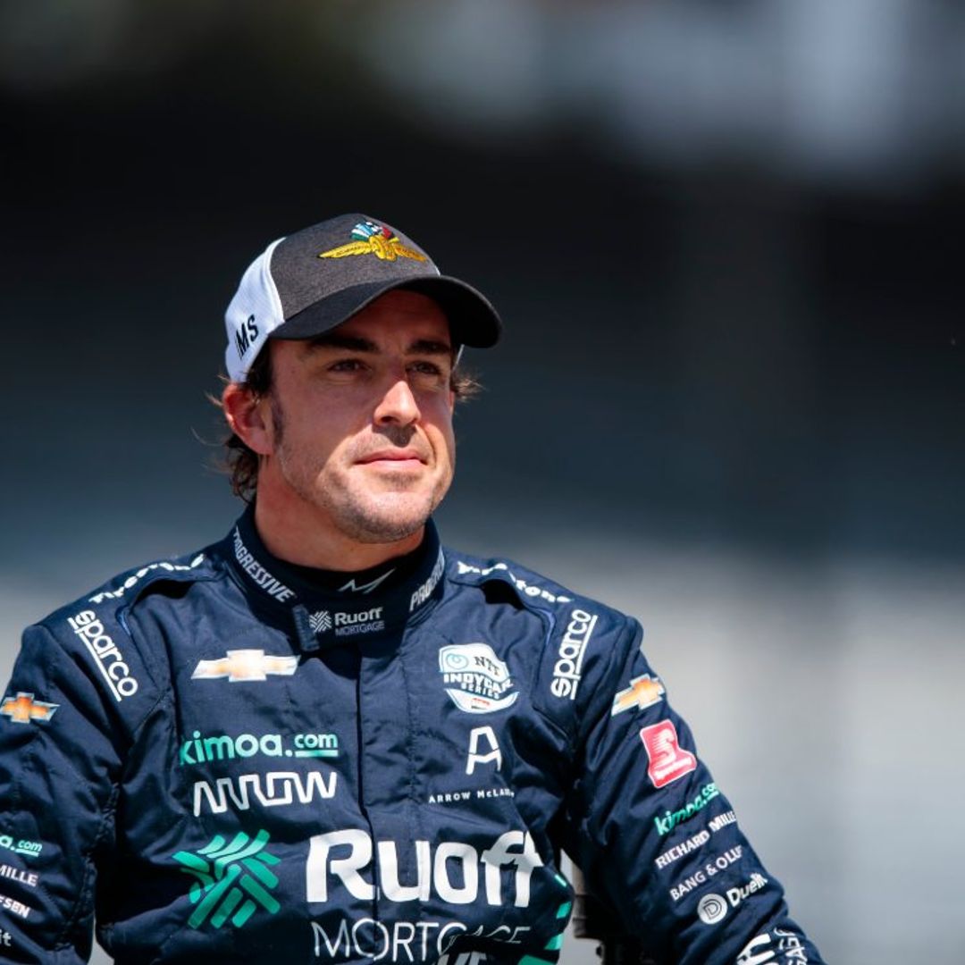 Fernando Alonso muestra cómo tiene el rostro una semana después del atropello que sufrió