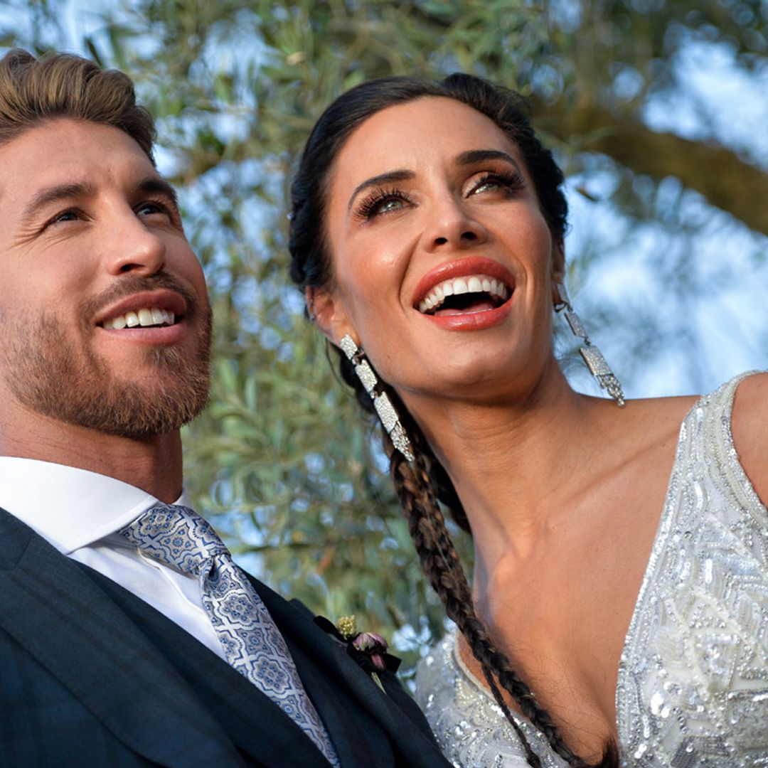 Cambio de 'look', invitados sorpresa y mucho color... entramos en la gran fiesta de Sergio Ramos y Pilar Rubio