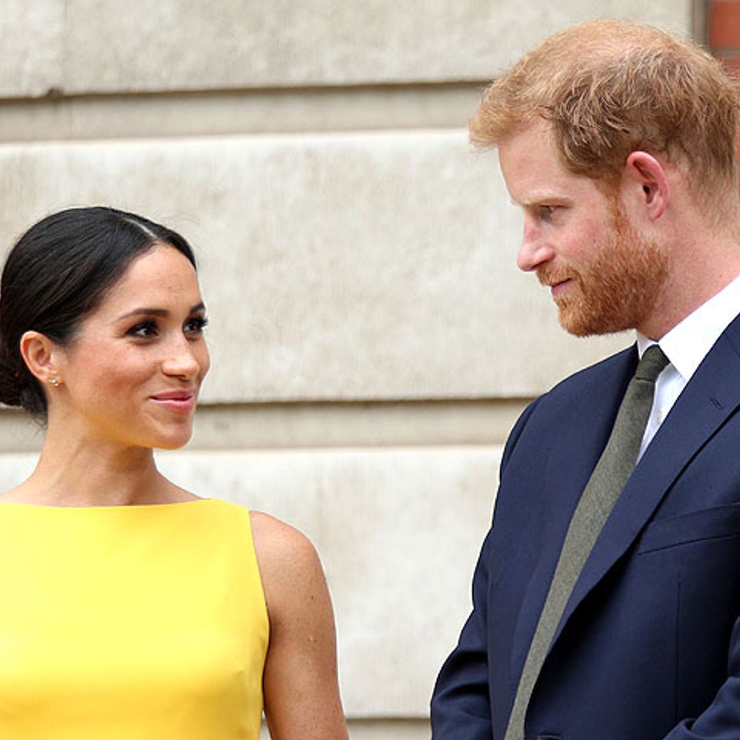Los Duques de Sussex deslumbran en una fiesta veraniega para jóvenes líderes