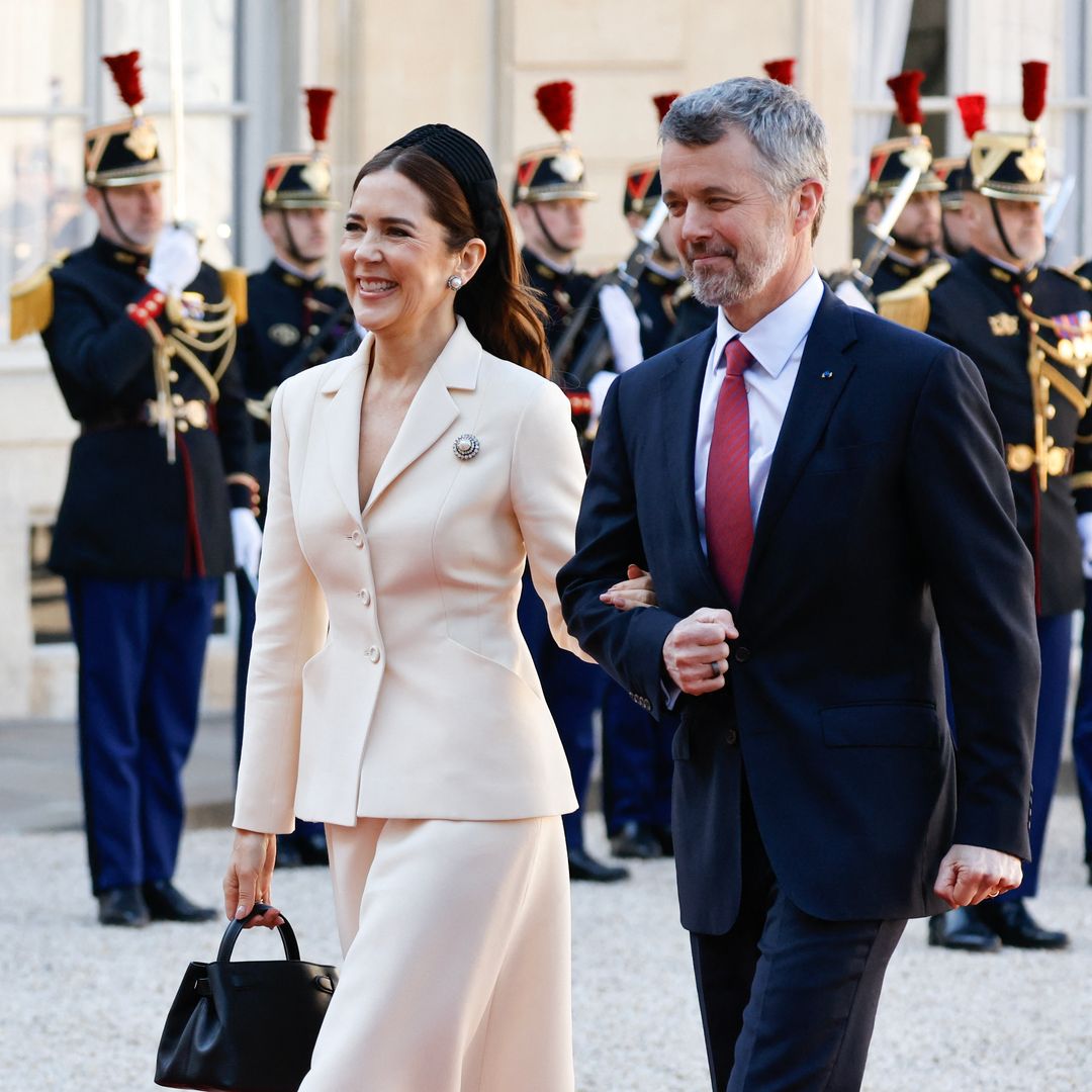 Las 'royals' que deslumbran con la chaqueta Bar de Dior: desde Mary hasta Charlene
