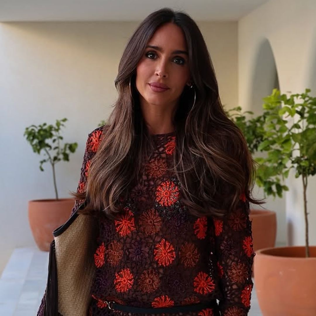 Rocío Osorno abre las puertas de su exclusiva casa en Sevilla: diseño contemporáneo y un cuadro de Chillida como pieza central