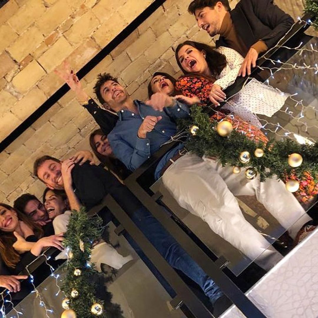 Los amigos que arropan a Eva González en su primera Navidad separada de Cayetano Rivera