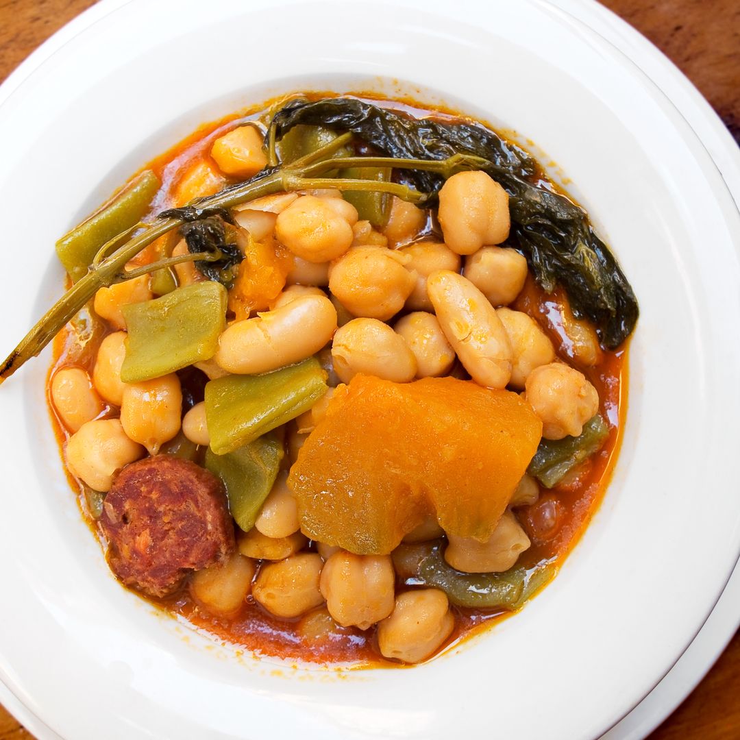 El potaje tradicional andaluz que es perfecto para entrar en calor: receta popular y reconfortante