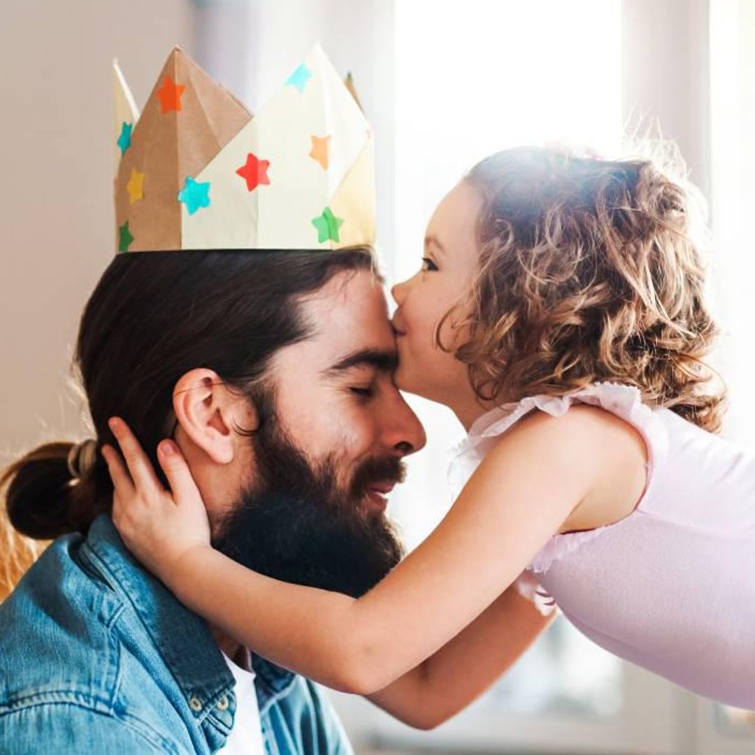 La nueva generación de padres que asumen, de verdad, la paternidad