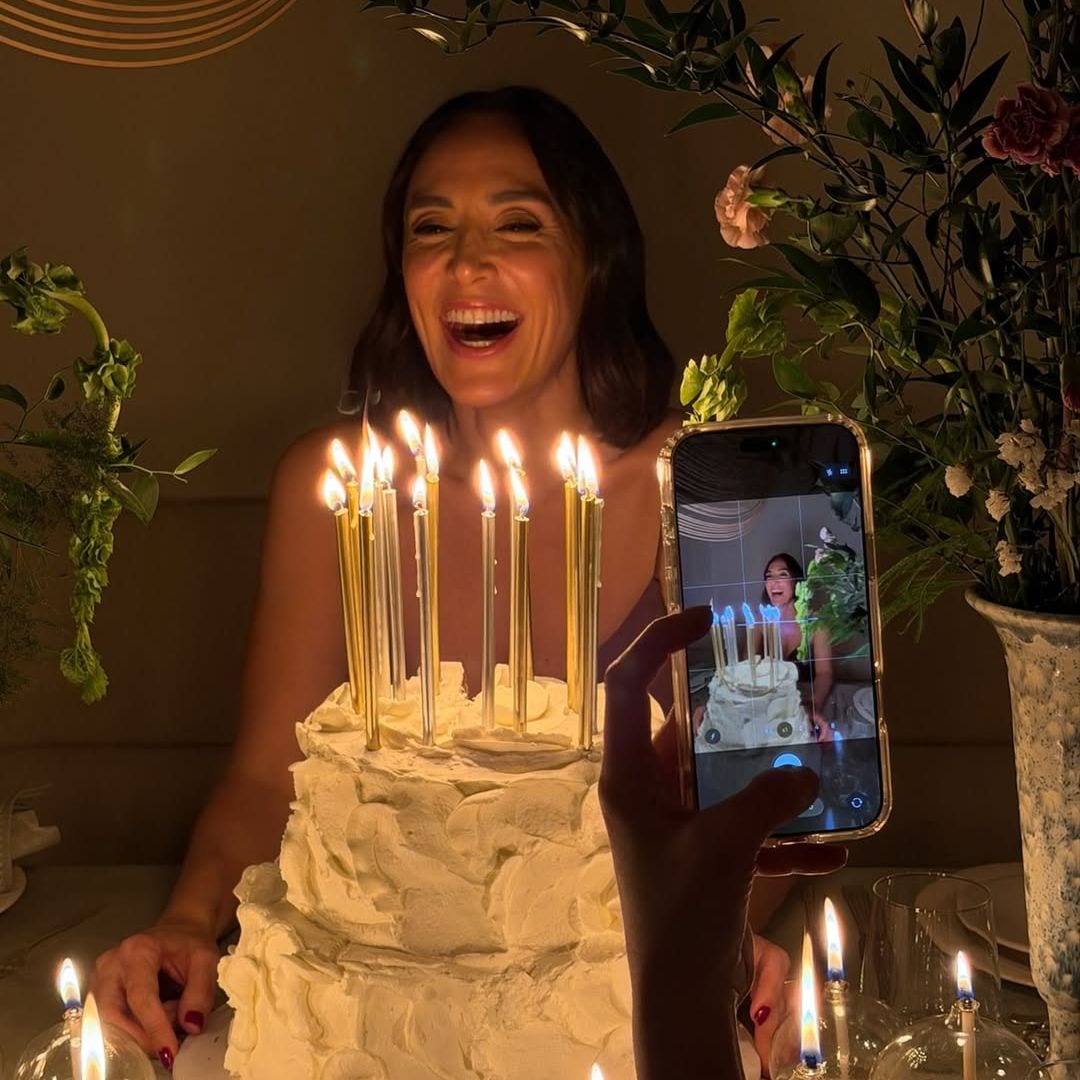 El elegante cumpleaños de Tamara Falcó: tarta de ensueño, velas y la mesa más 'chic'