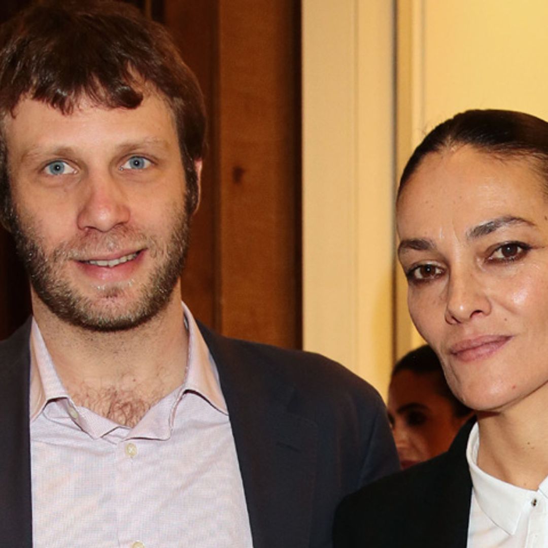 Laura Ponte disfruta con su novio, Pedro Letai, de una noche de poesía
