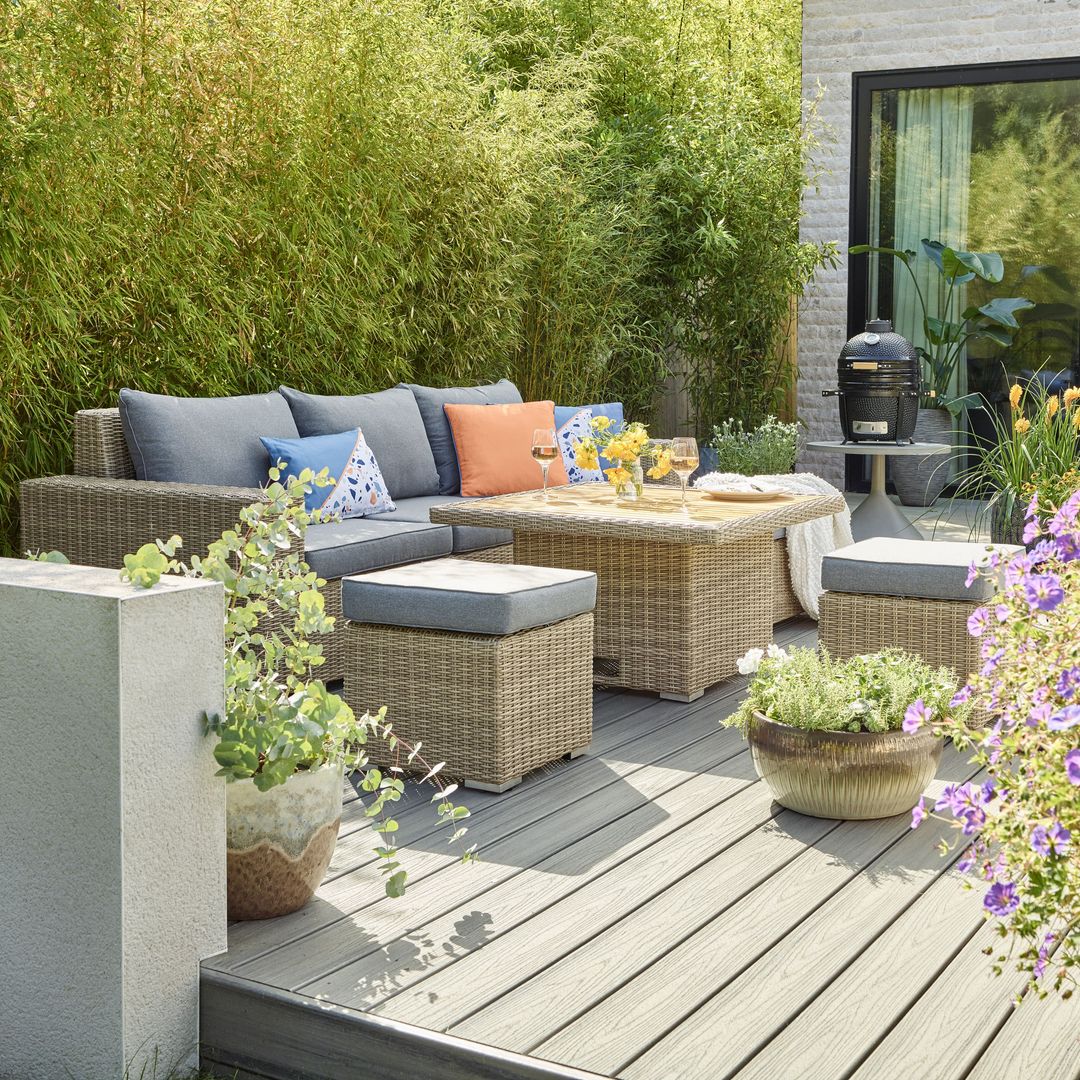 Muebles y accesorios para mantener tu jardín en orden