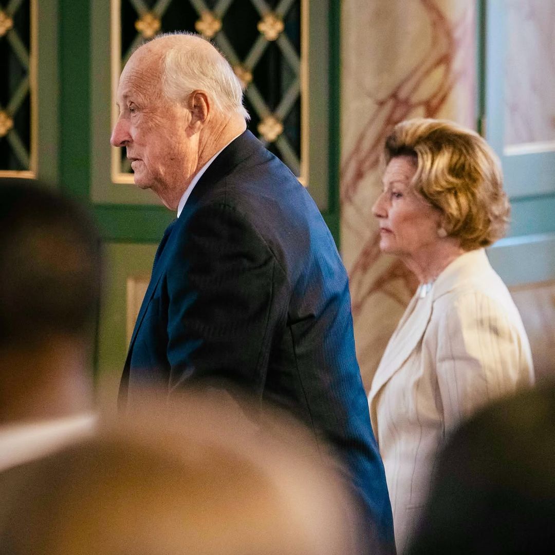 La emoción de Harald y Sonia de Noruega al recordar el mayor atentado del país, en el que Mette-Marit perdió a su hermanastro