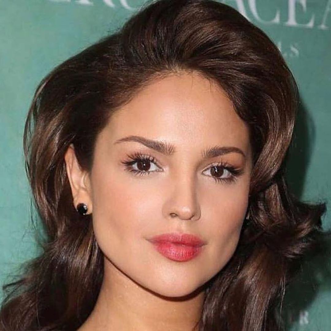 Eiza González comparte una emotiva carta de promesas que escribió de niña