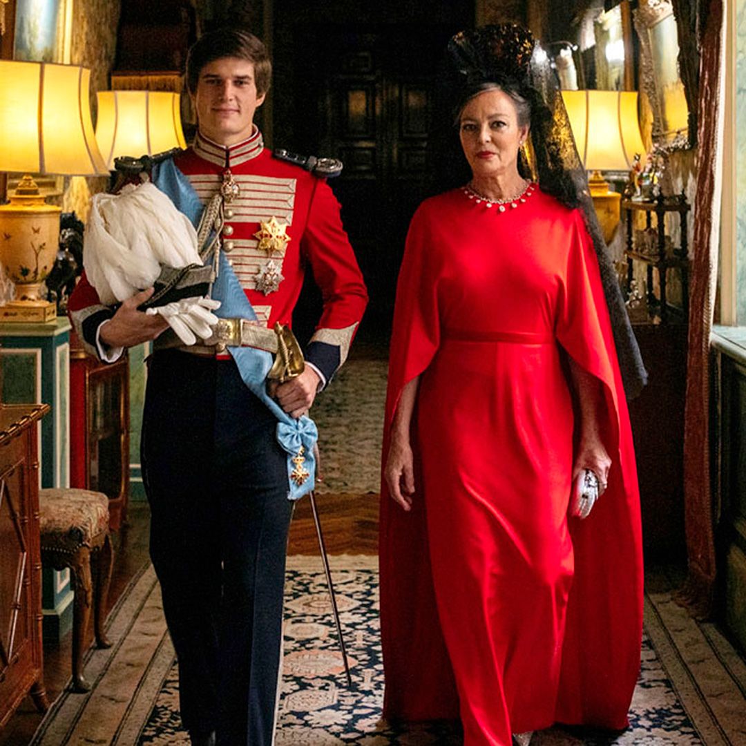 9 madrinas de rojo que nos inspiran a elegir el poderoso color que también conquistó a mujeres tan elegantes como Matilde Solís