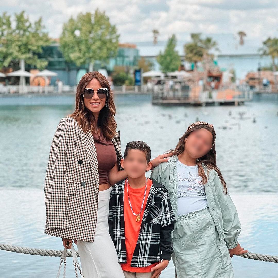 Tamara Gorro con sus hijos 