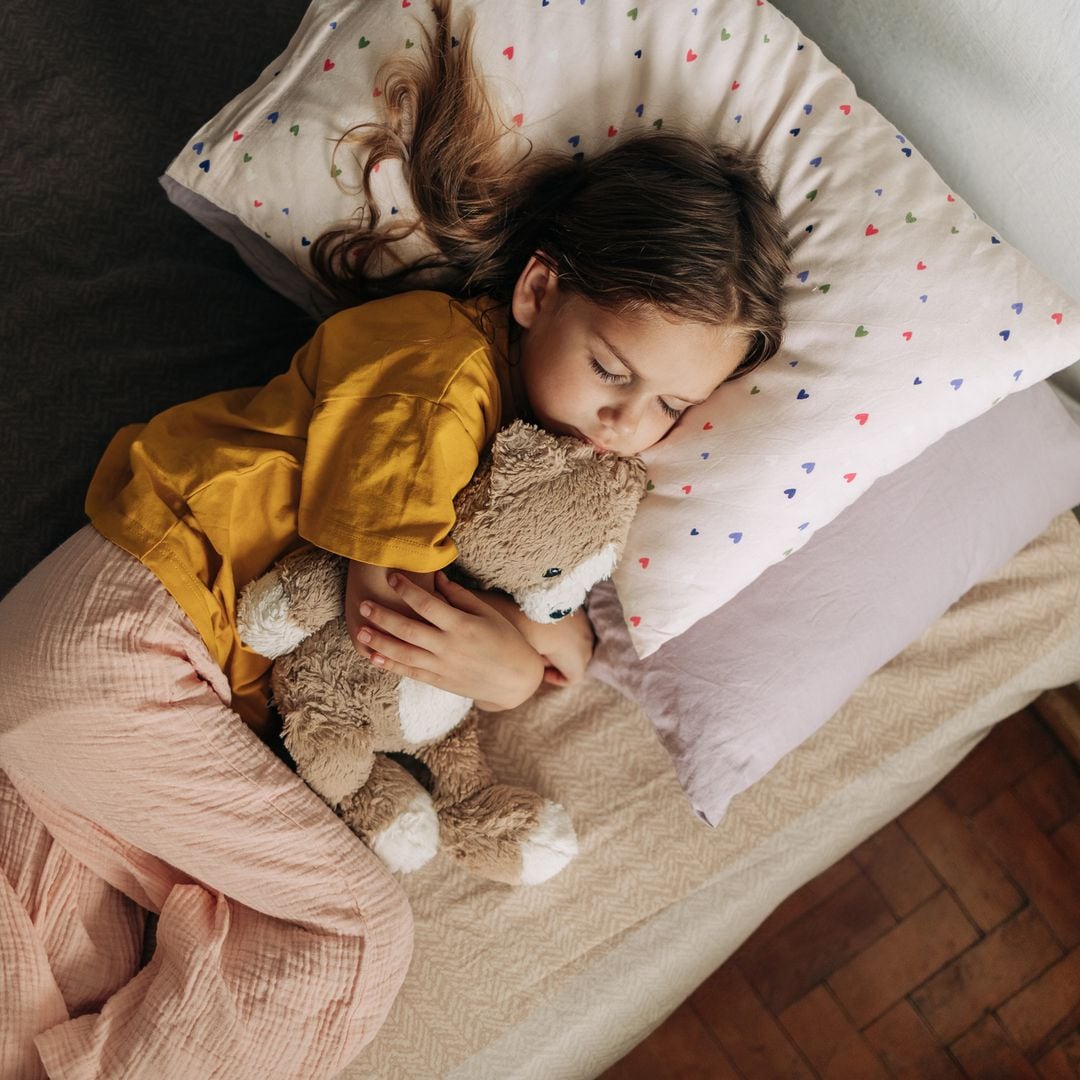 Olga Sesé, coach: "Calma, constancia y empatía, la mejor ayuda de los padres para que los niños superen el miedo a dormir solos"