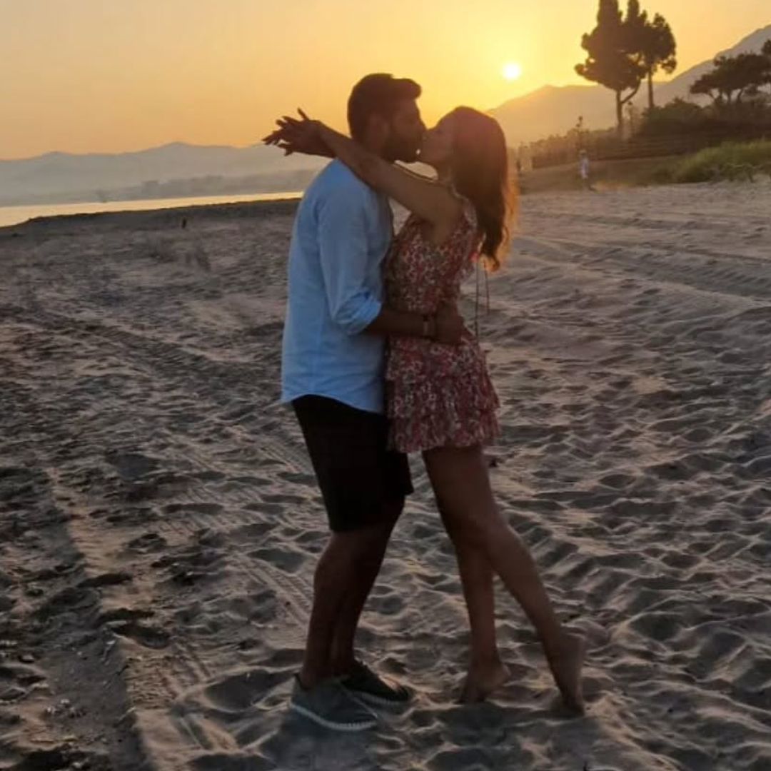 Miguel Torres dedica un emotivo mensaje a Paula Echevarría por su cumpleaños tras la muerte de su padre: "Gracias por cada sonrisa"
