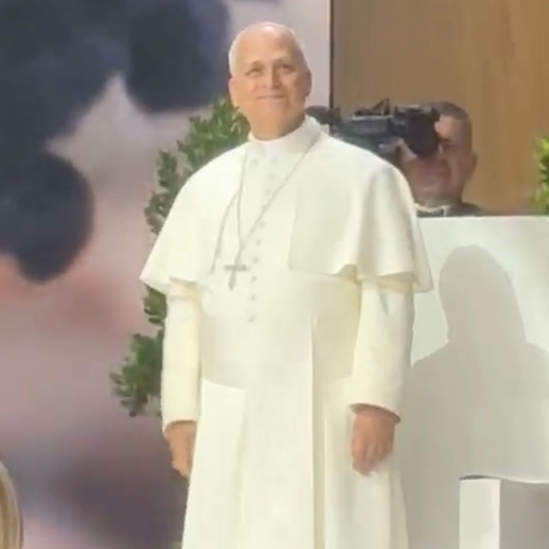 Fotografía que Tamara capturo en el momento en que vio al Papa con su mismo móvil