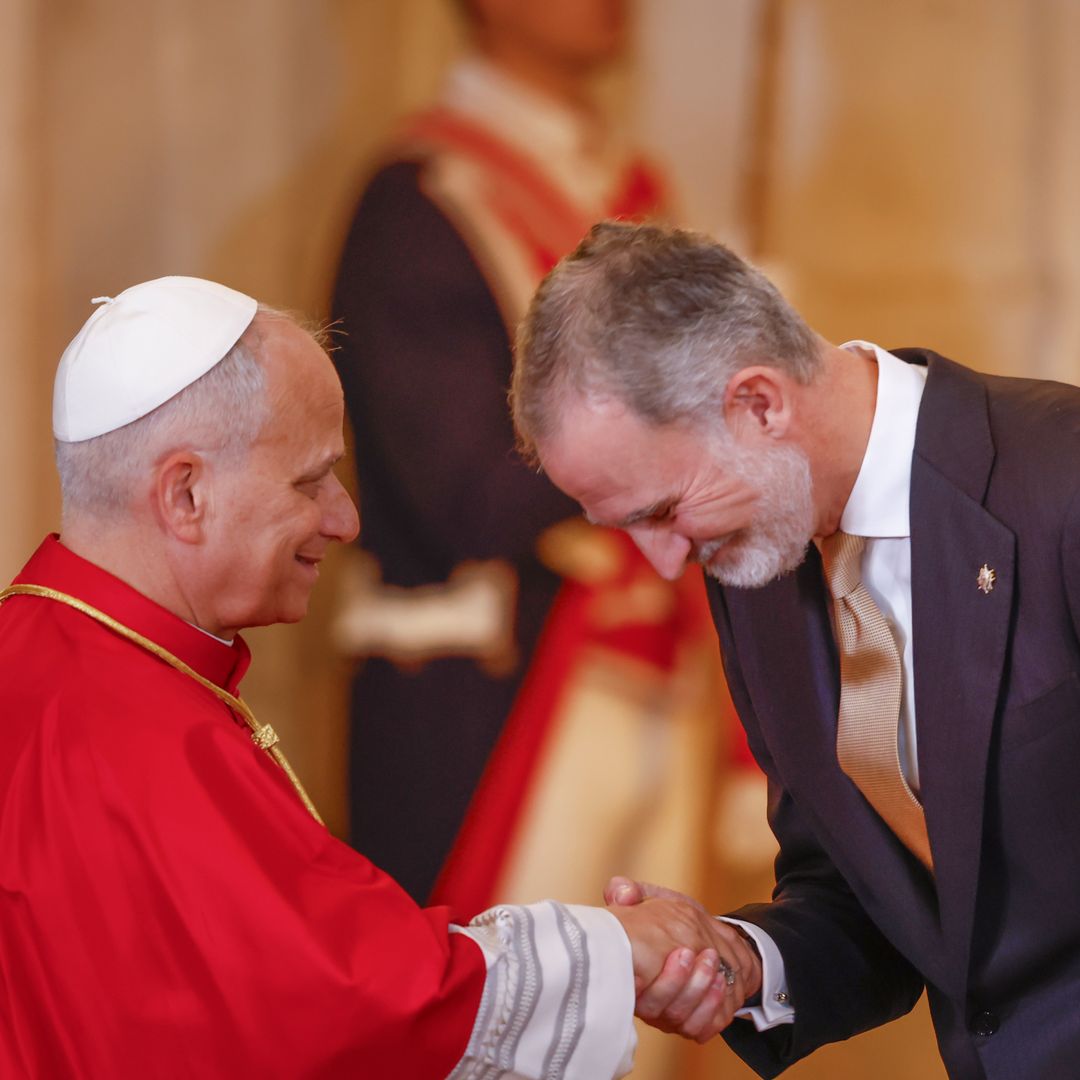 Las 21 imágenes históricas del primer día del papa León XIV en Madrid: de las reverencias de los Reyes al musical de Antonio Banderas
