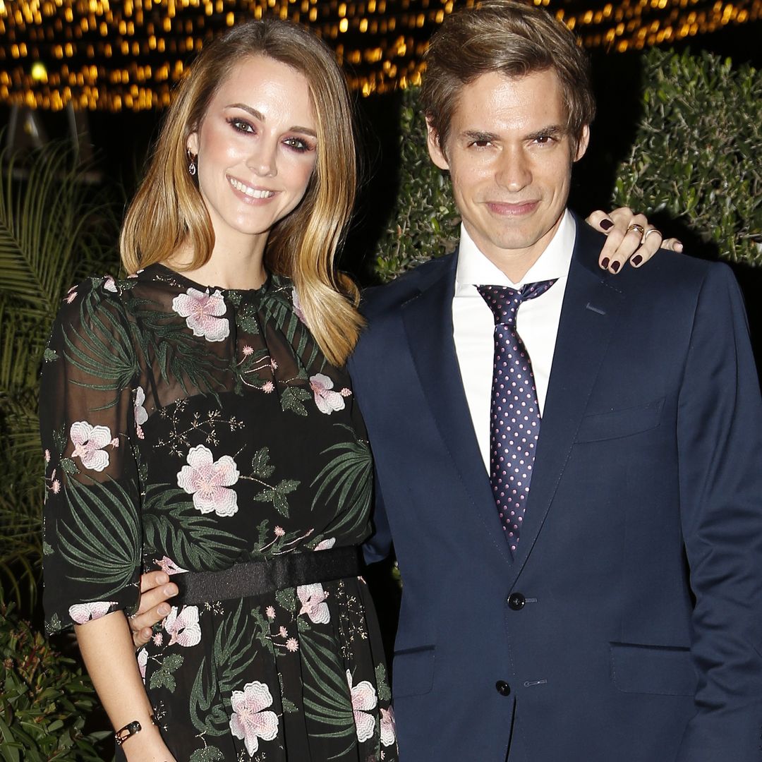 Así es la espectacular casa de Carlos Baute y Astrid Klisans en Madrid: de la lujosa piscina a un vestidor de grandes dimensiones