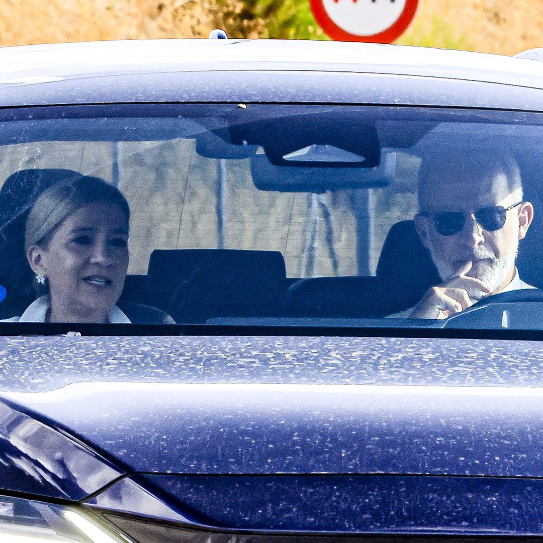El rey Felipe acude con su hermana, la infanta Cristina, a la boda de Victoria López-Quesada y Enrique Moreno de la Cova