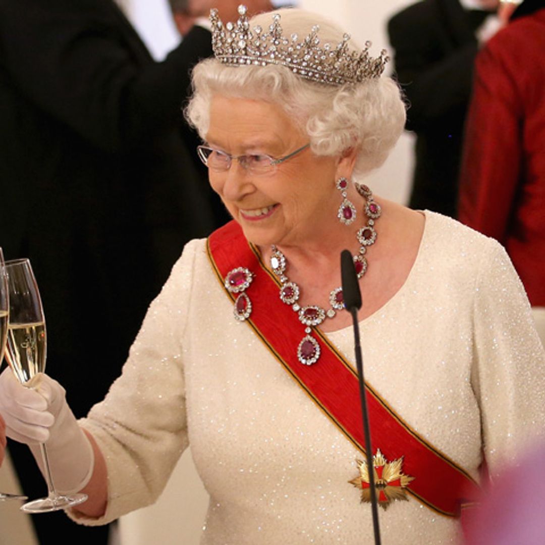 Otro motivo para brindar de Isabel de Inglaterra: saca a la venta su propia marca de vino y se agota en minutos