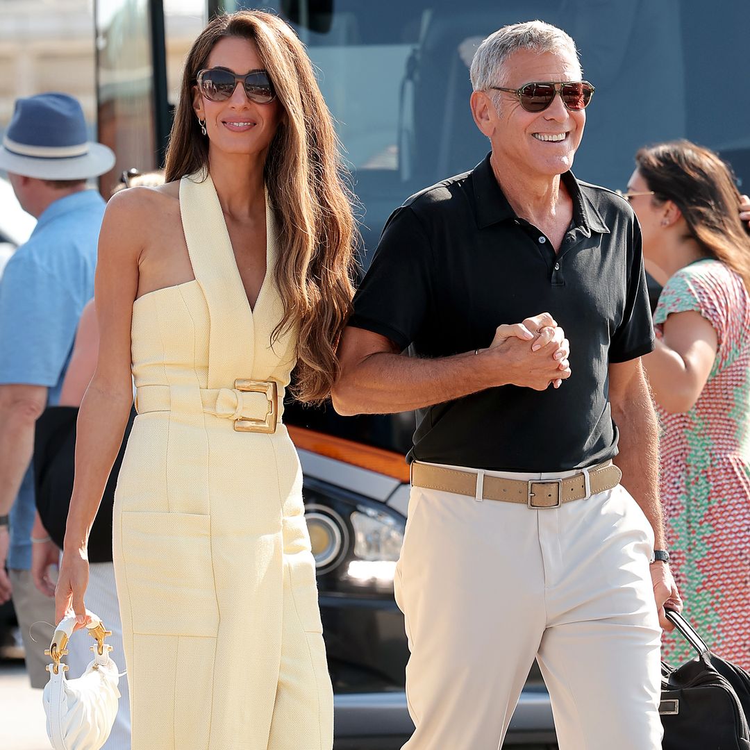 Amal Clooney inaugura el Festival de Cine de Venecia con un 'look' amarillo mantequilla