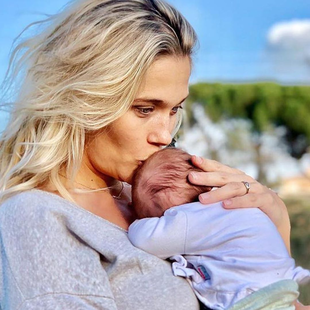 ¡La foto más tierna! Patricia Montero celebra así el primer mes de su pequeña Layla