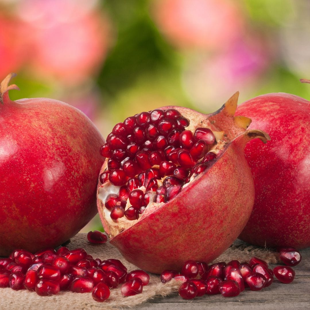 Cómo pelar una granada de forma rápida y sencilla: el truco más simple y eficaz (y sin mancharse las manos)