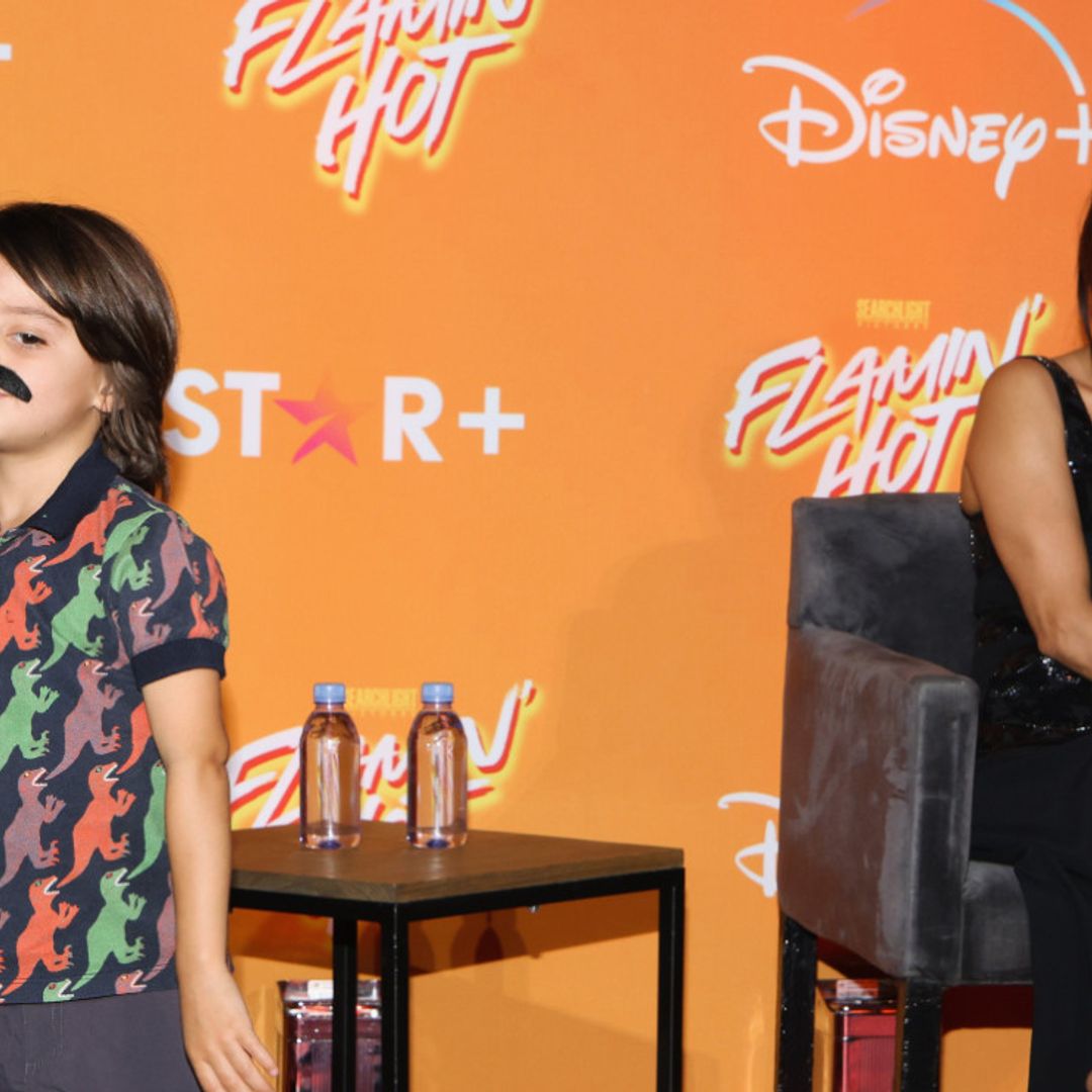 El hijo de Eva Longoria, de cinco años, le roba el protagonismo a su madre en plena rueda de prensa
