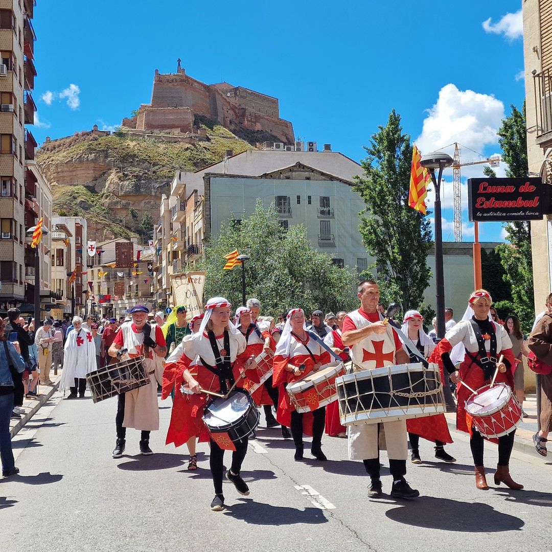 Fiesta de Homenaje Templario que se celebra en el mes de mayo en el pueblo de Monzón, situado a pocos kilómetros de Huesca capital, y que revive su historia medieval con desfiles, disfraces y un montón de eventos