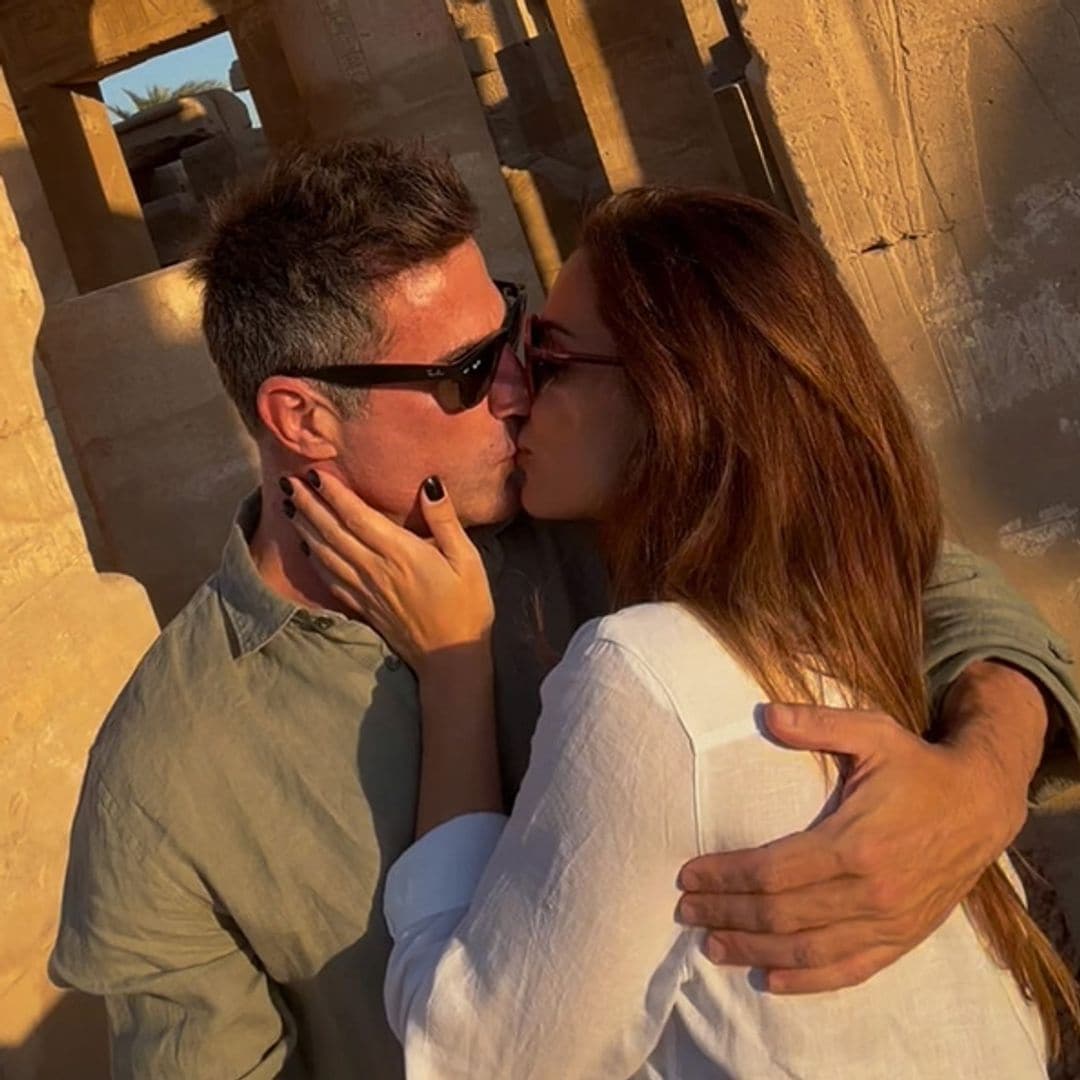 El beso de película de Lara Álvarez y Perico Durán y la significativa canción que han elegido